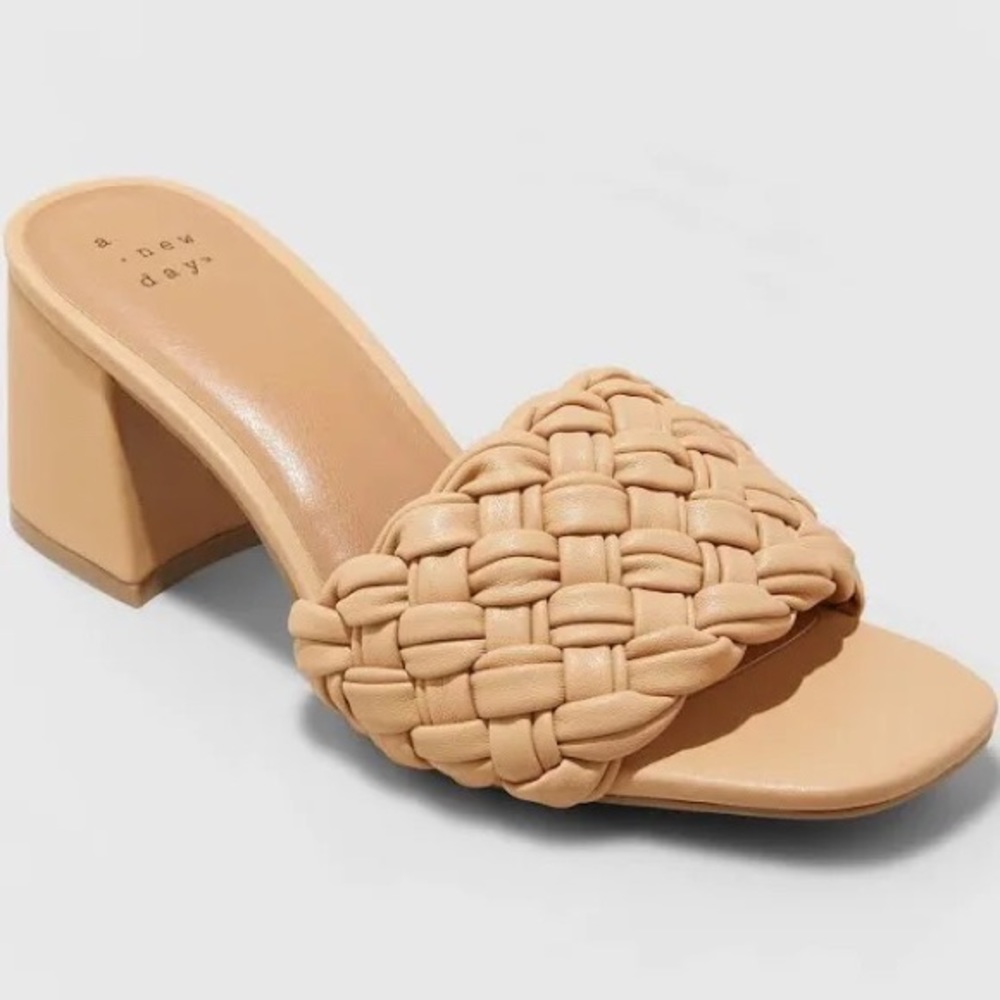 Women’s Dorothy Slide Heels A new day size 6 Color Tan